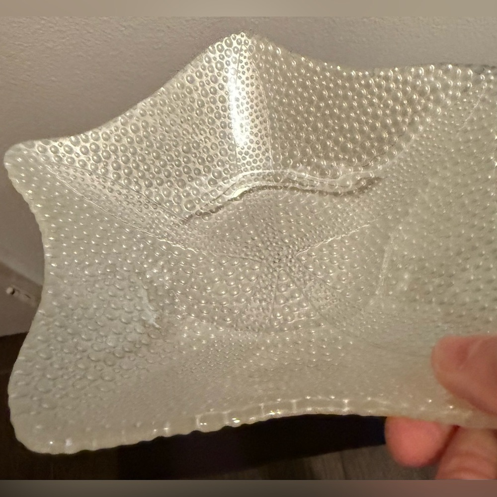 Akcam Turkey pearlescent 8” starfish bowl. - Picture 12 of 15